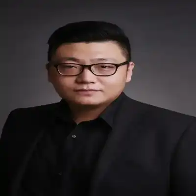 穆岩霖